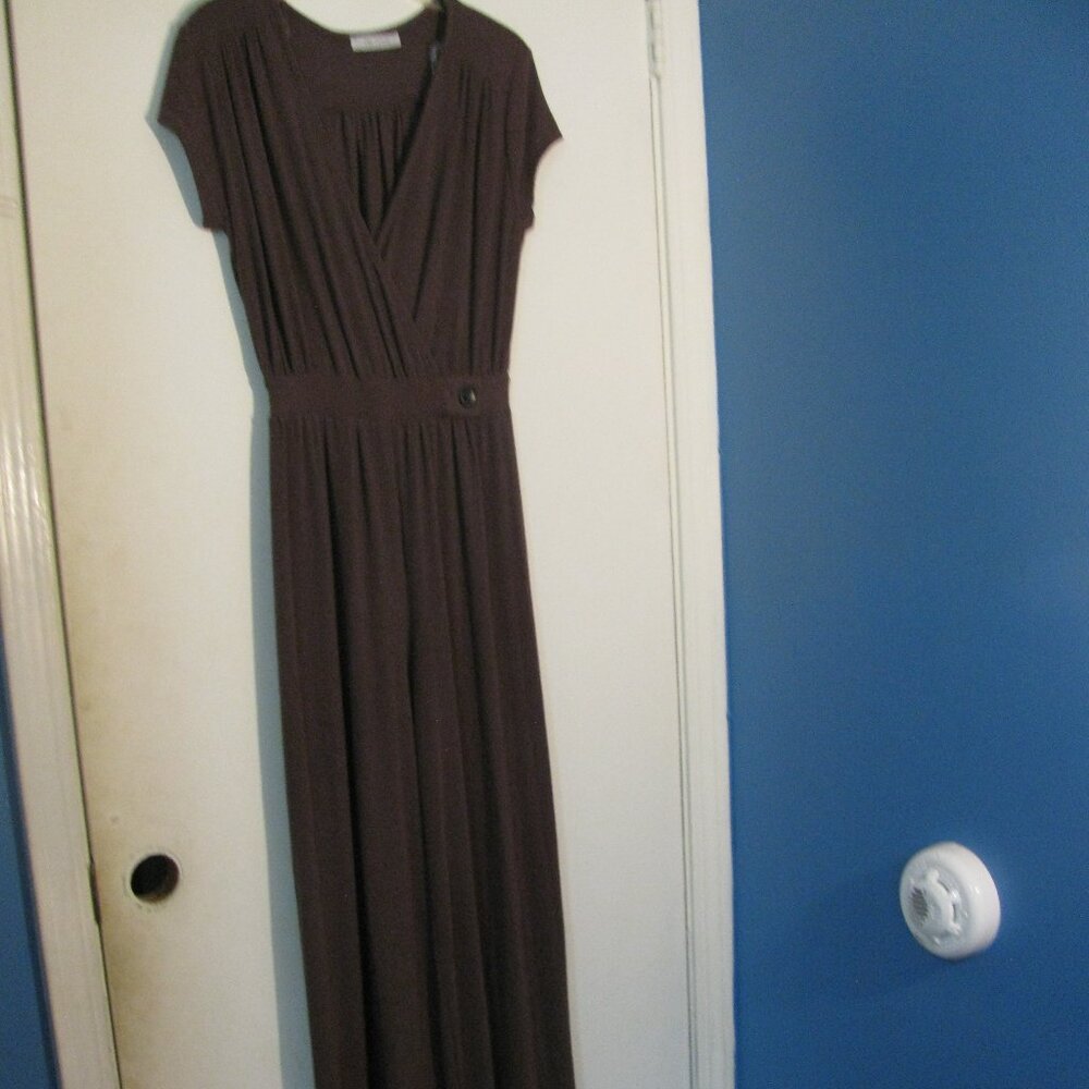 Ces Femme Brown Jumpsuit Small New NWOT Knit Purplish Brown V Neckline Stretch